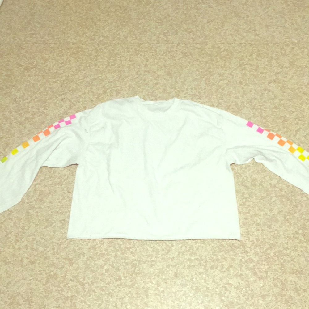 White long sleeve crop top